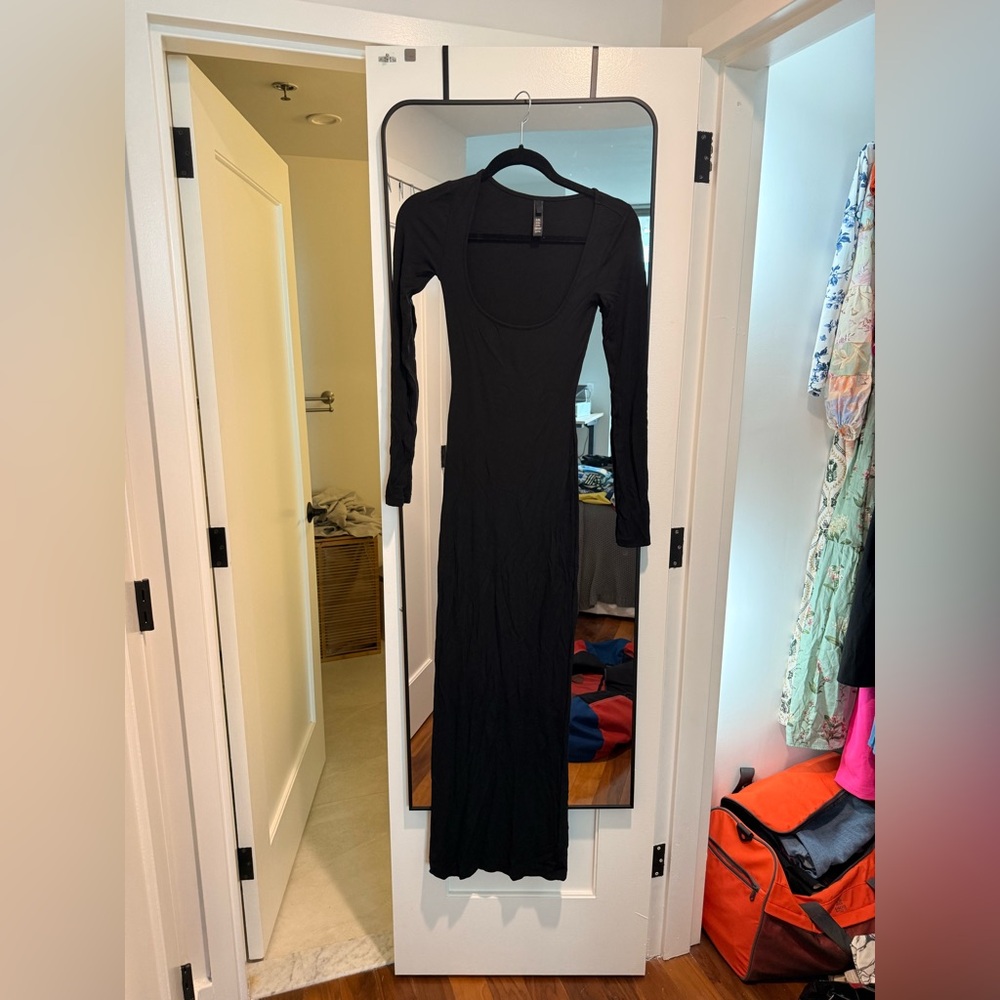 Skims dress size S